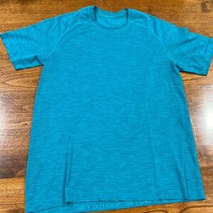 Men’s Lululemon shirt. Size M. Teal blue color